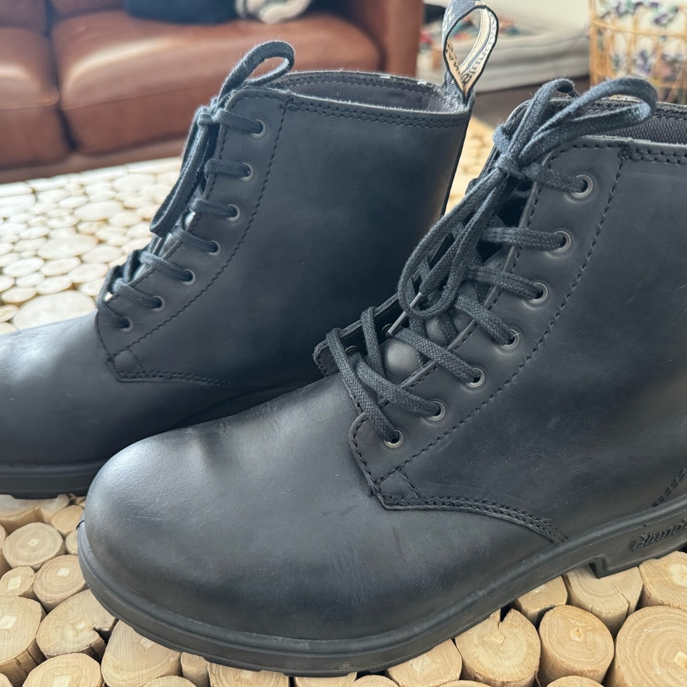 Blundstone Lace Up Boots~ Rustic Black~9.5M or 12W
